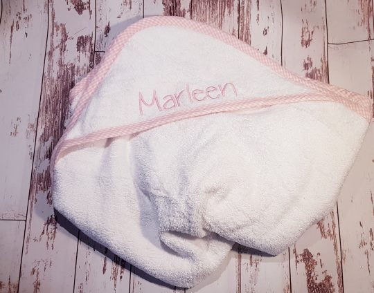 Kapuzenbadetuch 90x90 cm mit passendem Waschlappen - Handtuch personalisiert