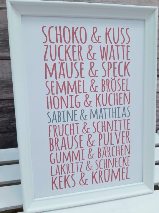 Hochzeitsbild "Schoko & Kuss" personalisiert - Kunstdruck DinA4 mit Rahmen – Bild 2