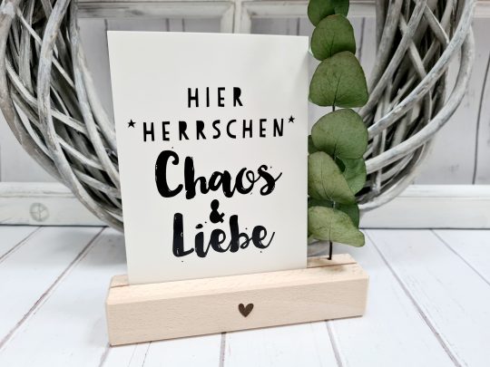Postkarte - Hier herrschen Chaos und Liebe