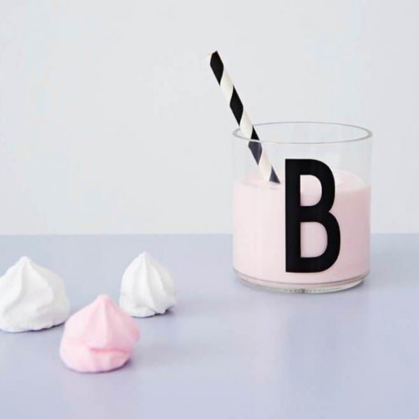 PERSÖNLICHES TRITAN™ TRINKGLAS FÜR KINDER A-Z