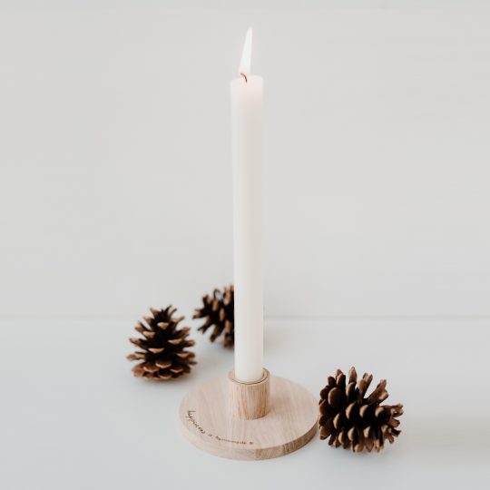 Kerzenständer Happiness aus Eiche – Bild 2