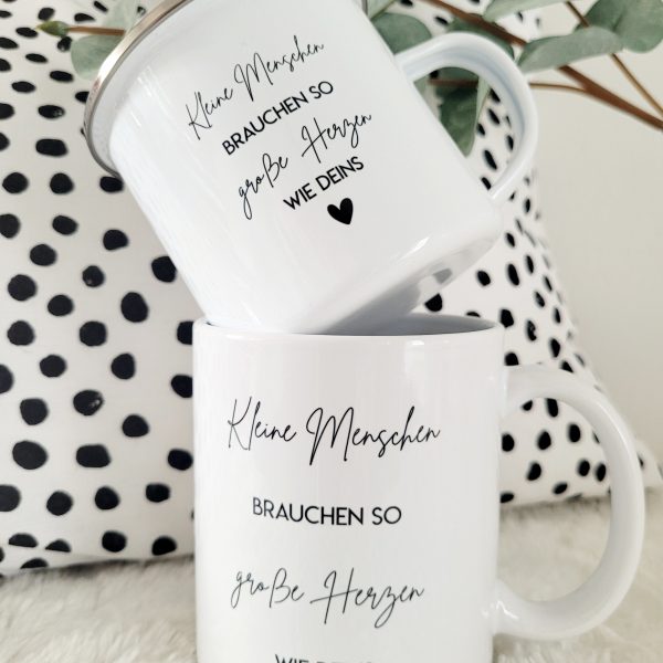 Tasse Emaille oder Keramik // Kleine Menschen